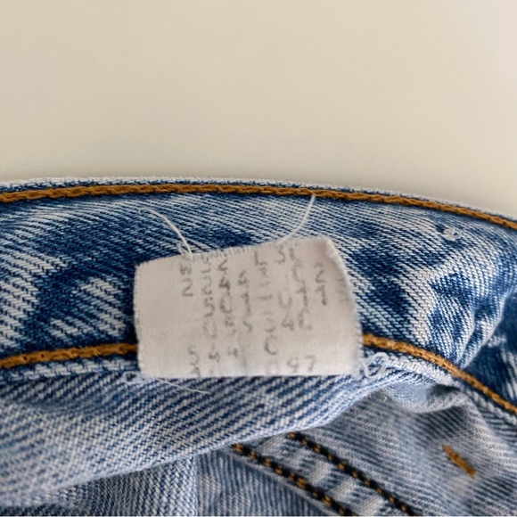 Vintage Acid Wash Levi 501 Denim Shorts - Picture 6 of 11